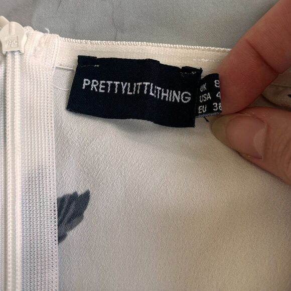 Pretty Little Thing Flirty White Floral Mini Dress - Picture 6 of 6